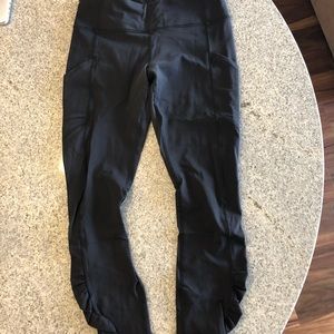 Lululemon speed crop sz 6
